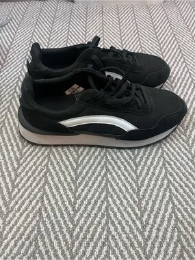 Nothing New Black Sneakers with White Side Stripe